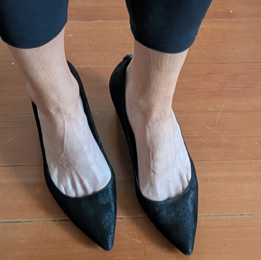 Stuart Weitzman Block Heel Pump, Size 9 - Picture 11 of 13